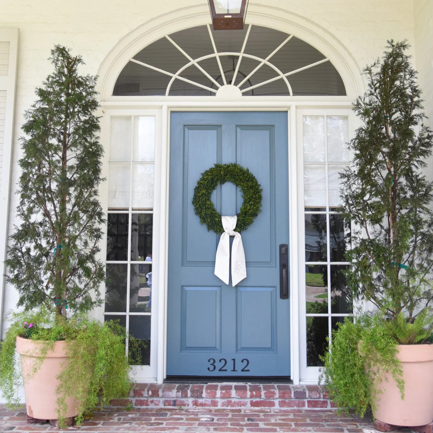 Round Boxwood Wreath - 18"