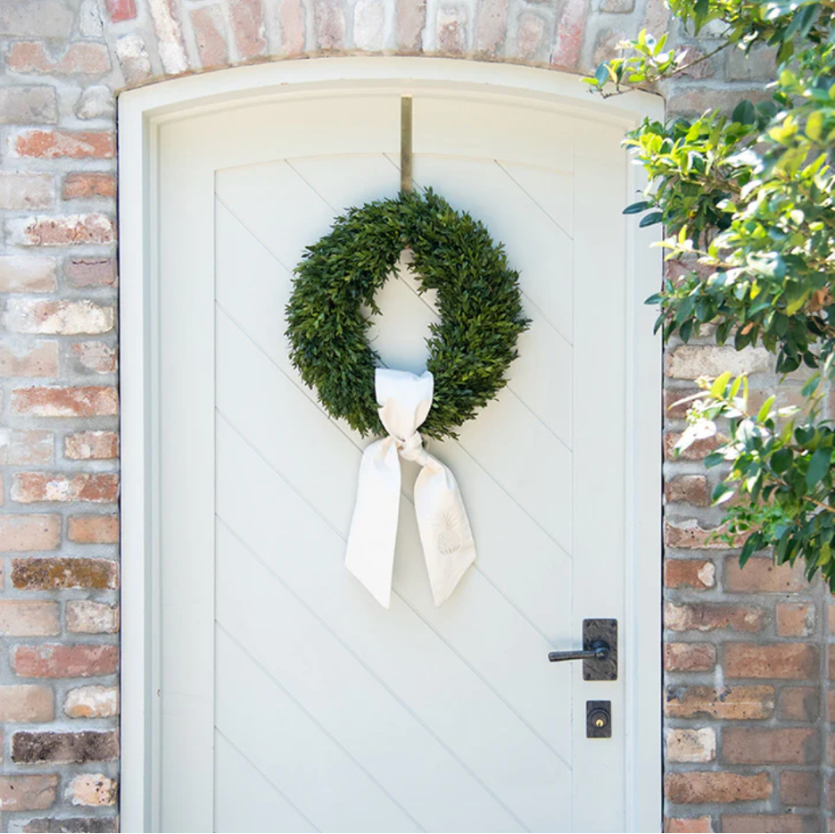 Round Boxwood Wreath - 24"