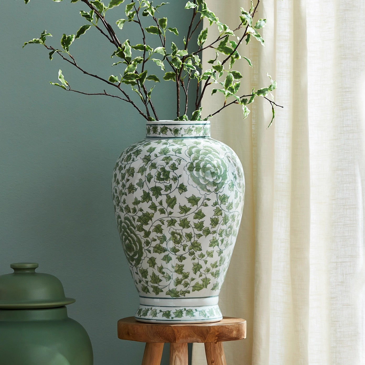 Imperial Ivy Lidded Ginger Jar
